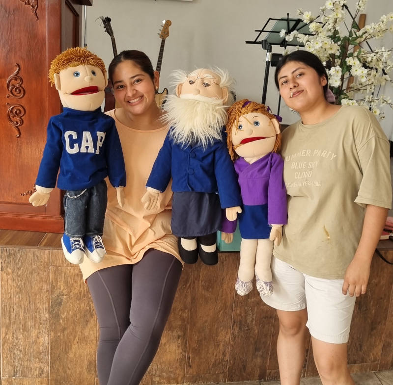 Puppet ministry in Atoyac